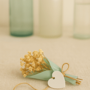 Raminho de flores secas com coração em gesso perfumado